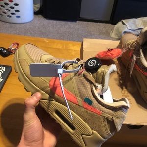 (OFF-WHITE DESERT ORE Size 10 DS)